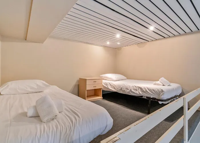 Budget Flats شقة *