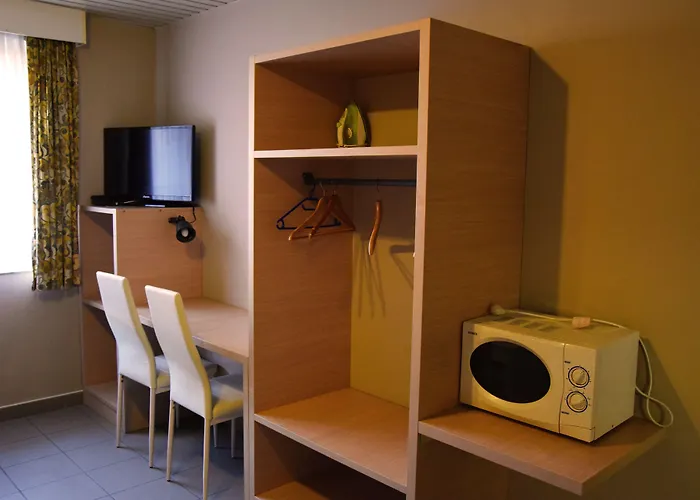 Budget Flats شقة *